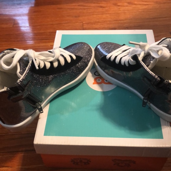 Hoo Arias Star Lace High Top Silver Glitter Sneaker - Picture 5 of 8